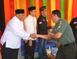 Penuhi Undangan Abiya Jeunib, Akhyar Kamil Berikan 350 Sarung