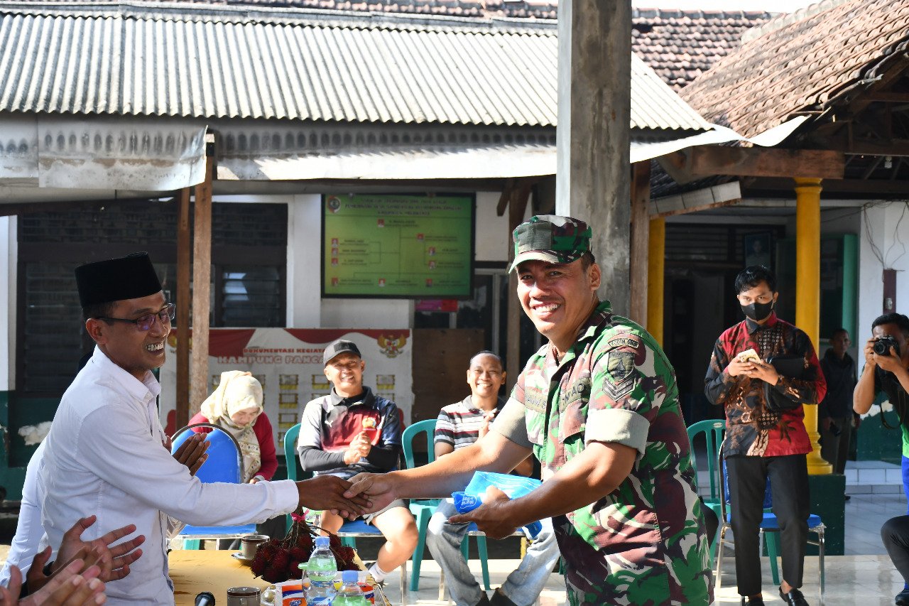 Babinsa Koramil Bangsal Kodim Mojokerto Dapat Kejutan Dari Kades