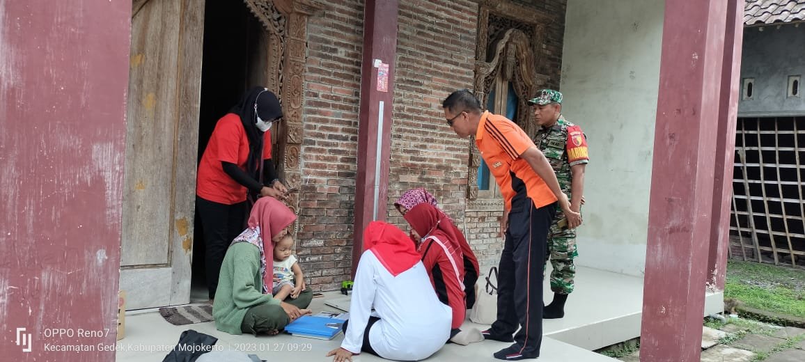 Turunkan Stunting Koramil Gedeg Bareng UPT Puskesmas Lakukan Pengecekan Balita Hingga Bumil