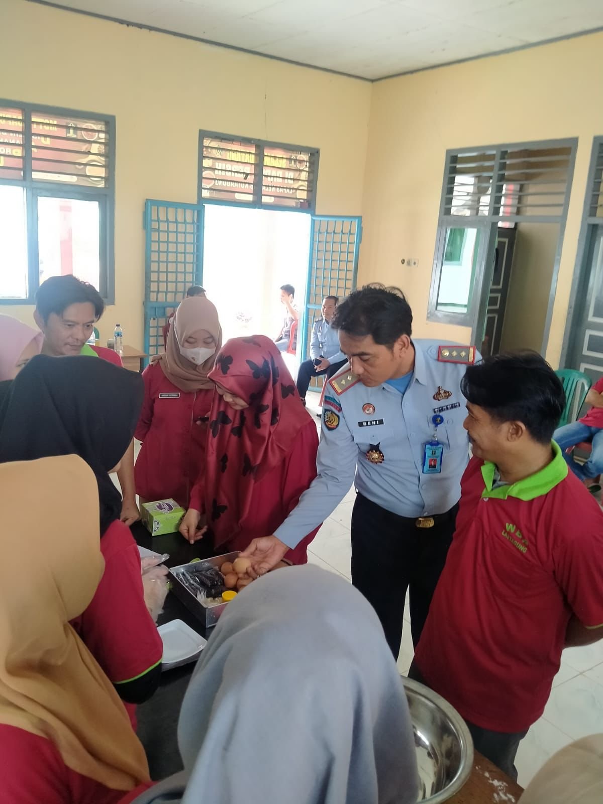 Sulap Ikan Lele Jadi Biskuit, WBP Lapas Kotaagung Ikuti Pelatihan Pembuatan Cookies Bersama SUPM Kotaagung