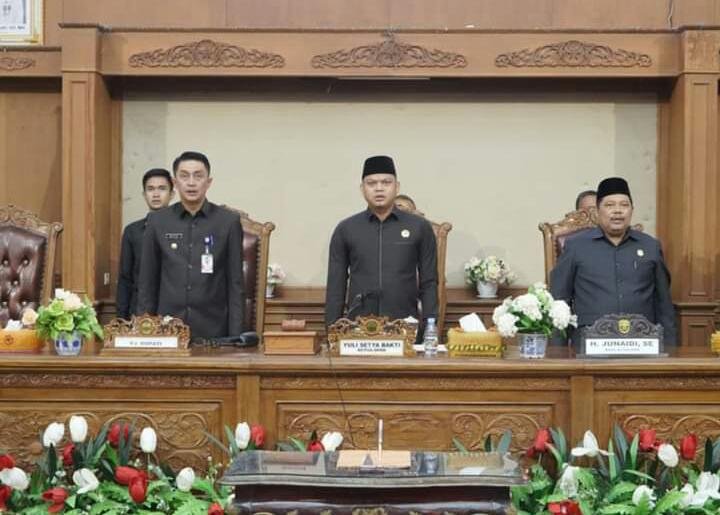Ketua DPRD Muaro Jambi Pimpin Rapat Keputusan dan Pendapat Akhir Fraksi Tentang Pengelolaan Keuangan Daerah
