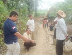 DPRK Aceh Timur Zulfadli Lihat Akses Jalan Seumanah Jaya yang Diperbaiki