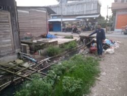 Warga Desa Gempong Jawa BAB di Parit, Jika Banjir Tinjanya Masuk ke Rumah