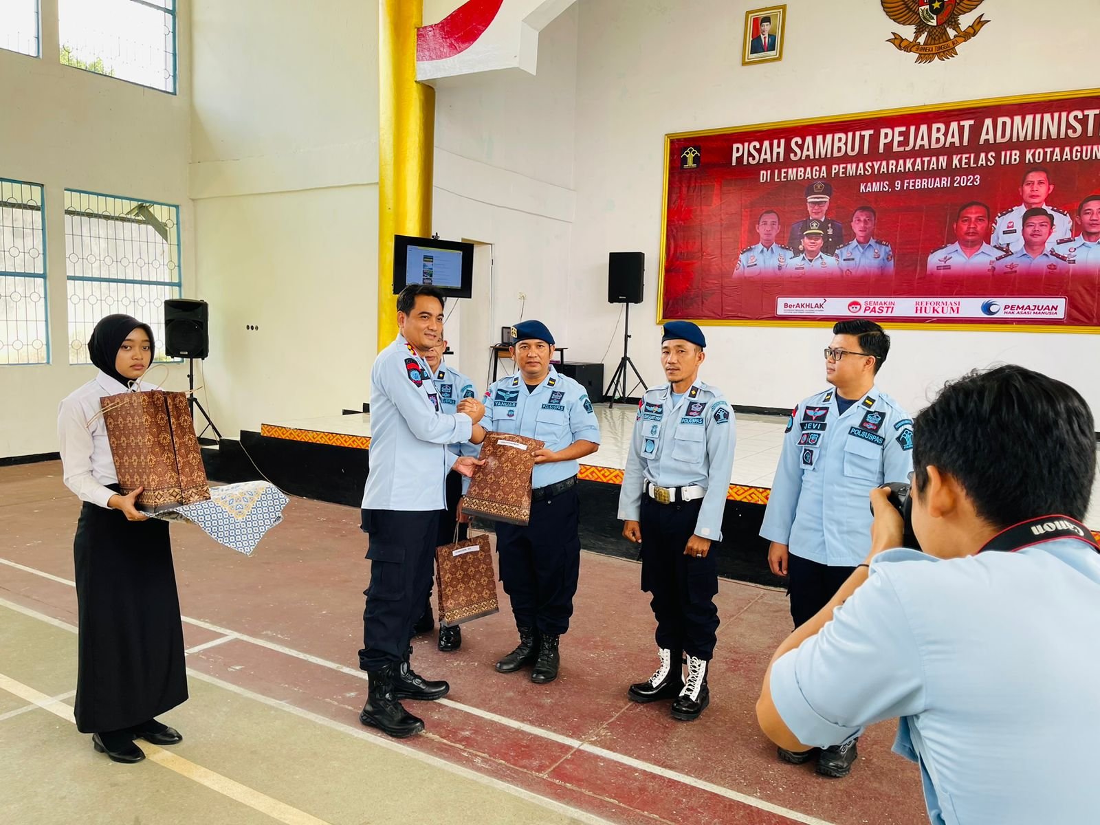 Pisah Sambut Pejabat Administrasi Lapas Kotaagung, Kalapas Berpesan Amankan Kebijakan Pimpinan Dan Berikan Kinerja Terbaik