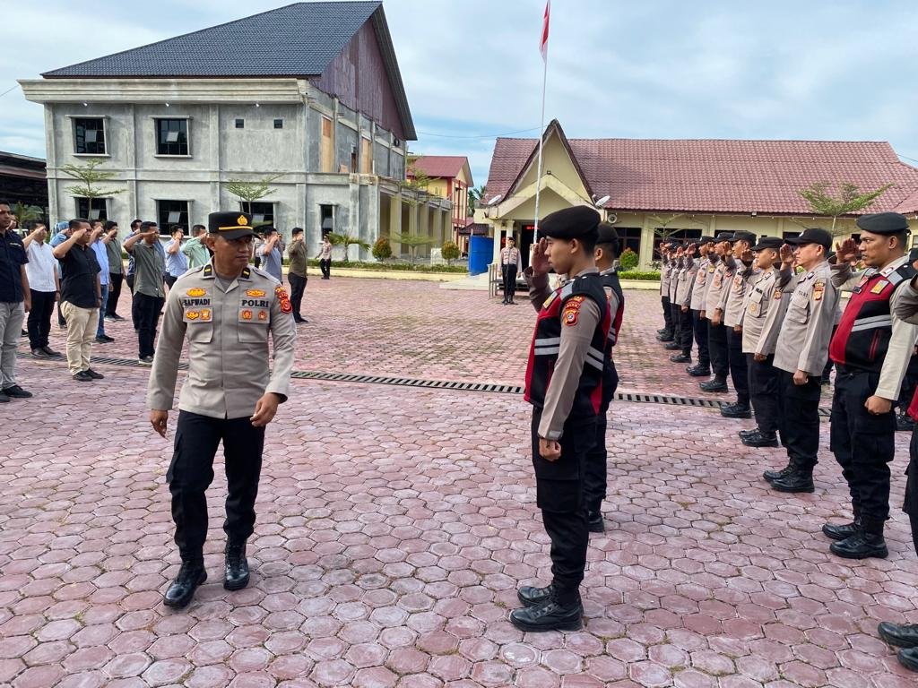 Usai Apel Pagi, Personel Polres Aceh Timur Latihan Perdaspol