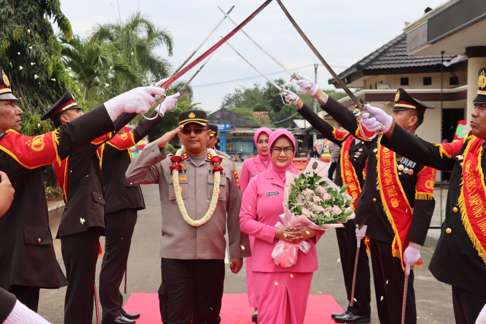 Polres Lampung Timur Gelar Welcome & Ferewal Parade Untuk Kapolres Lampung Timur
