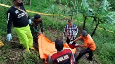 Mayat Bayi Terbungkus Handuk Merah Ditemukan di Mojokerto