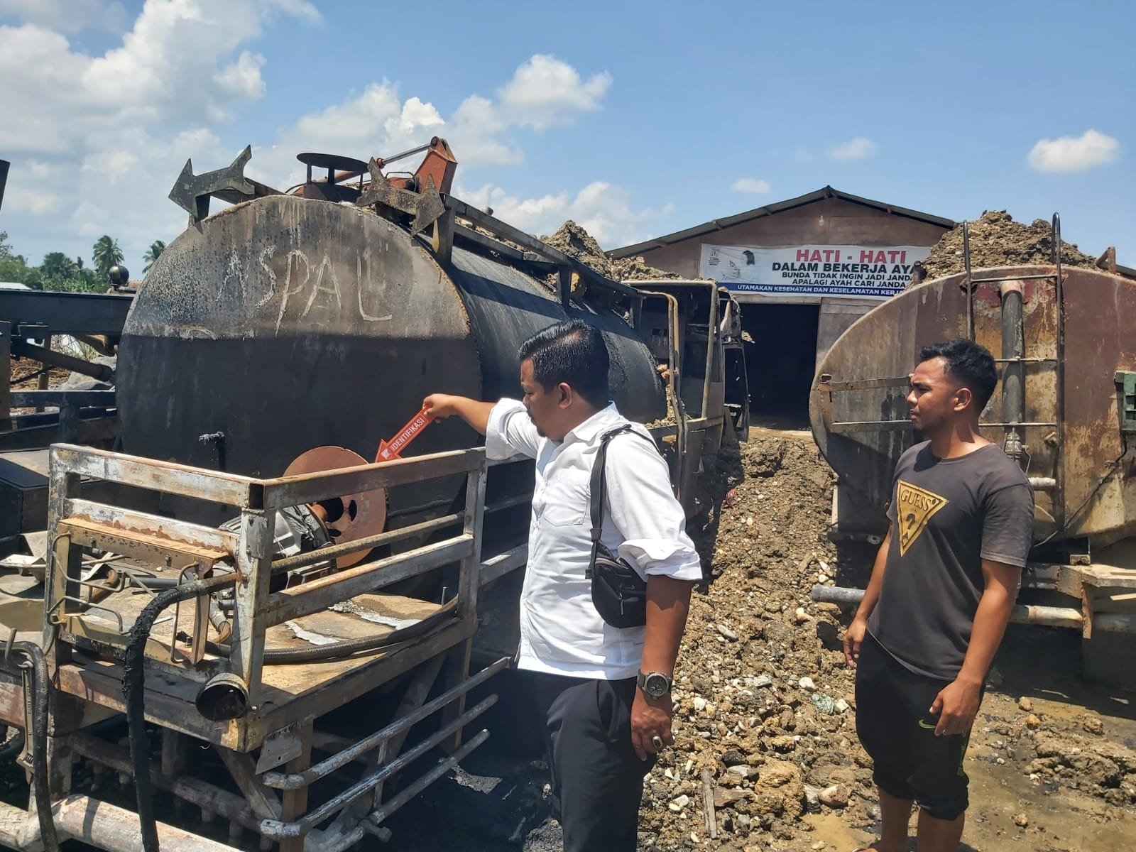 Selang Hidrolik Bocor, Dua Alat Berat Terbakar di Ranto Peureulak Aceh Timur