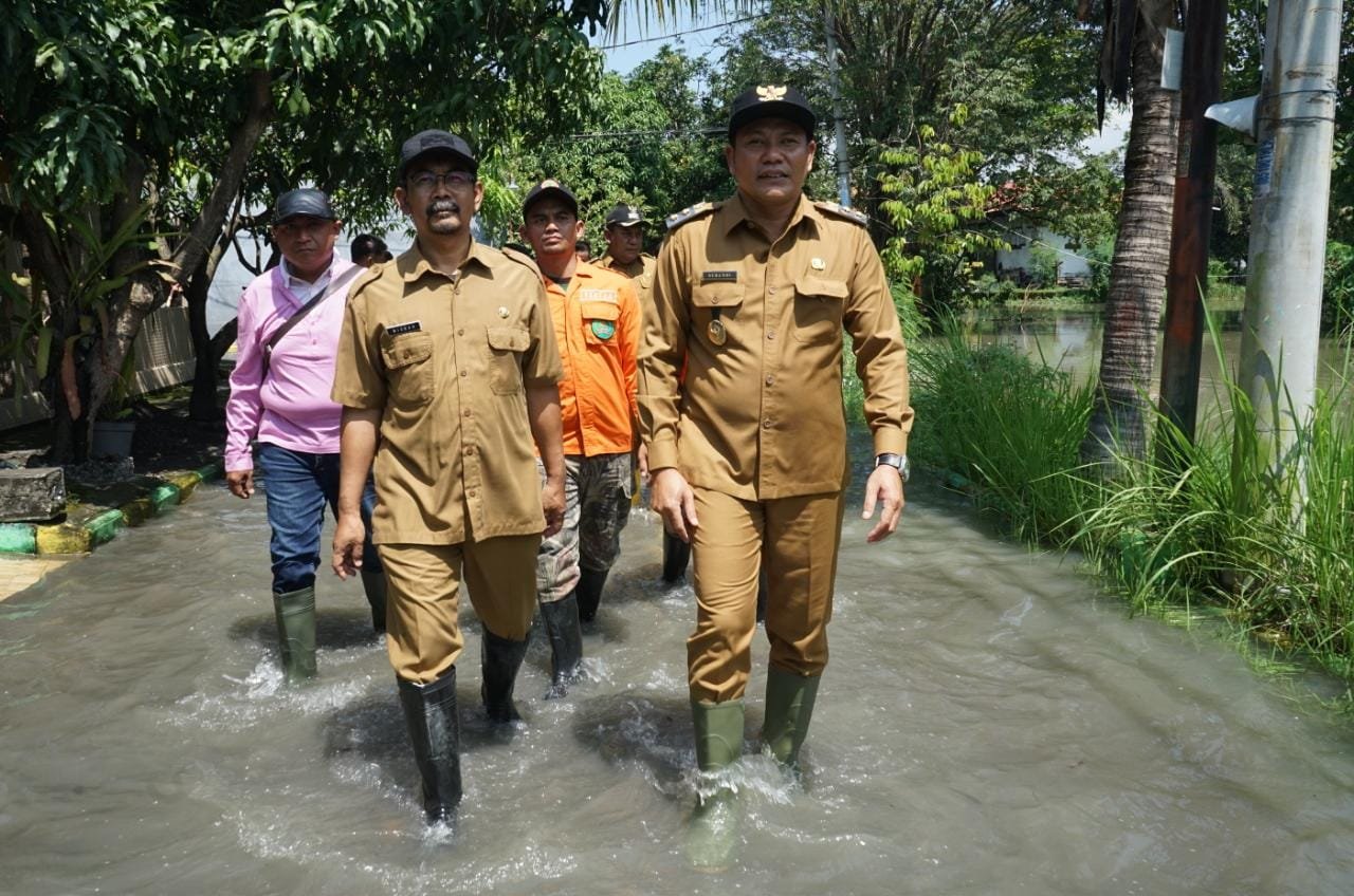 Wabup Sidoarjo Subandi Sidak Banjir di Desa Sumorame Kecamatan Candi