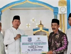 Wabup Tanjabbar Hairan Hadiri Peringatan Isra Mikraj di Masjid Al-Ummah