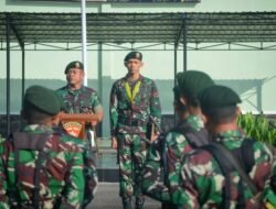 Peduli Prestasi, Danyon Armed 12 Ngawi Berikan Reward Ke Anggota Peraih Medali Emas Kick Boxing