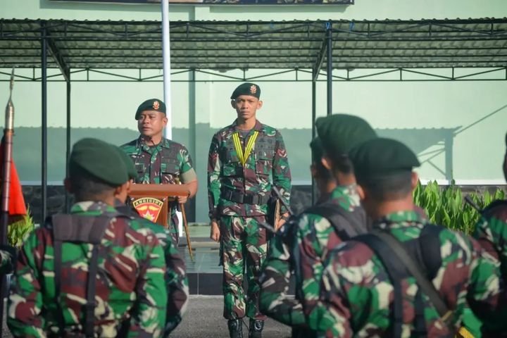 Peduli Prestasi, Danyon Armed 12 Ngawi Berikan Reward Ke Anggota Peraih Medali Emas Kick Boxing