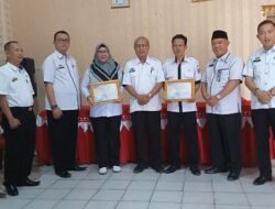 Perduli Dengan Dunia Pendidikan Kepala Pekon Dan Kadus SinarSemende Terima Penghargaan Dari Dinas Pendidikan Dan Kebudayaan Provinsi Lampung