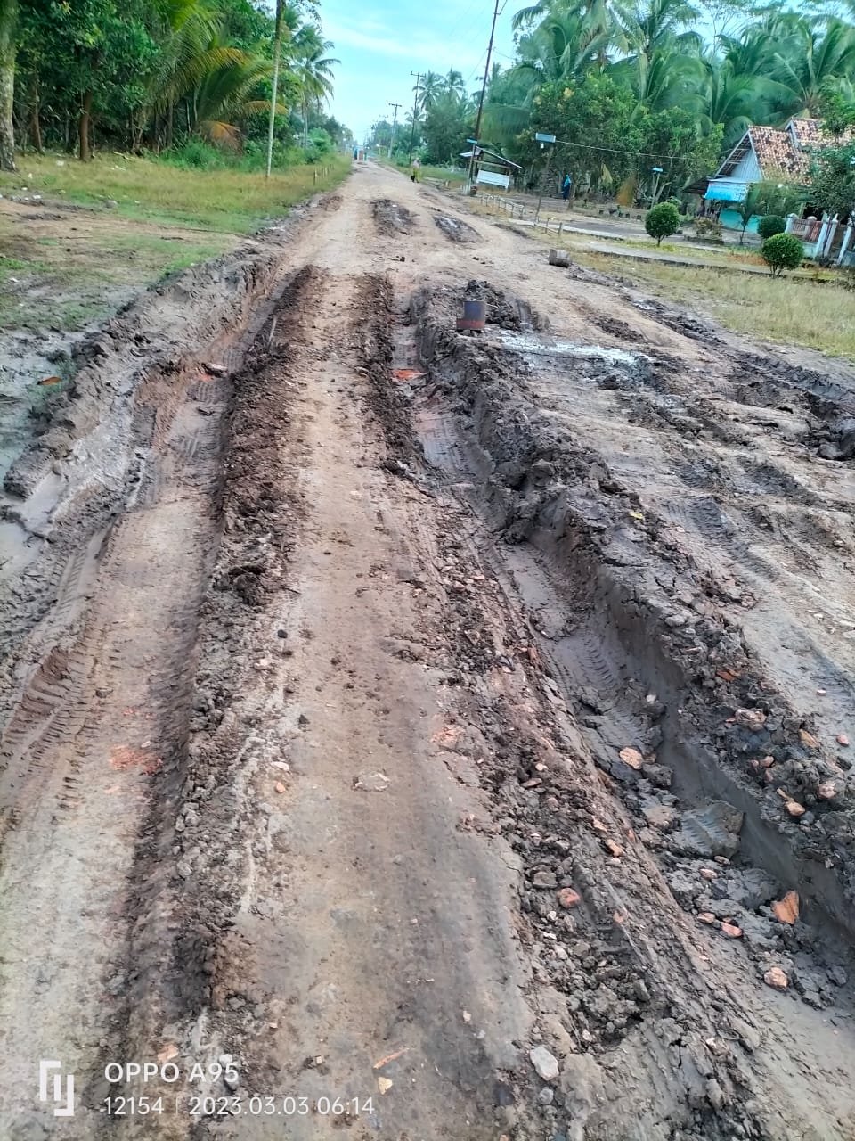 Bertahun-tahun Tak Kunjung Diperbaiki, Pemerintah Kabupaten Banyuasin Terkesan Mengabaikan Keluhan Warganya
