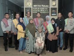 Di Polresta Malang Kota Akhir Penantian 37 Tahun Hernik Bertemu Keluarganya Buah Kepedulian Pak Bhabin