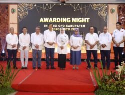 Bersama JPRM, Bupati Ikfina Serahkan 21 Penghargaan Inovasi Pelayanan