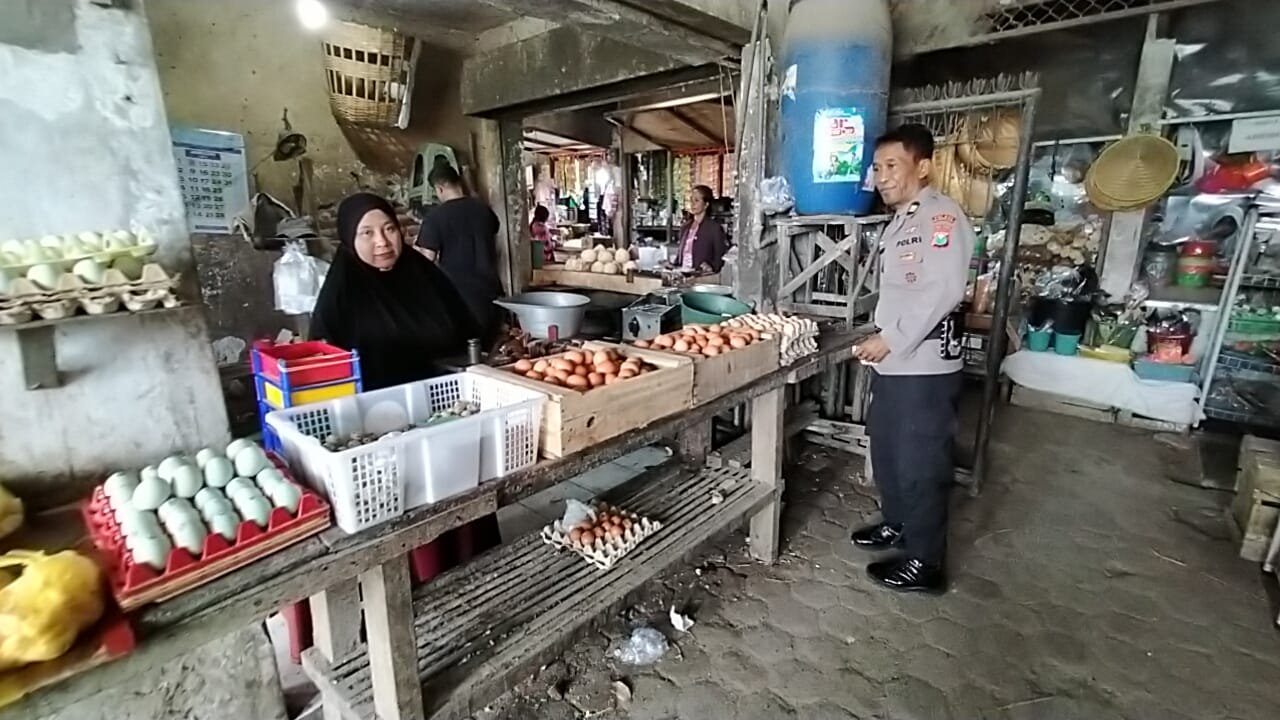 Menjelang Ramadhan, Polsek Jetis Polresta Mojokerto Gencar Patroli Pasar Tradisional