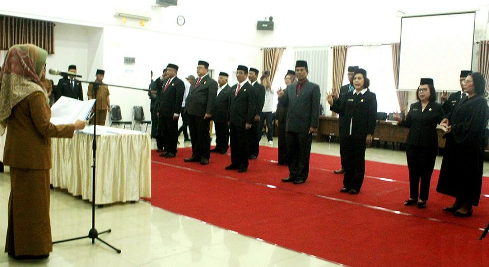 Sehari Setelah Diberhentikan DPRD Siantar, Wali Kota Ganti Sekda Budi Utari Siregar