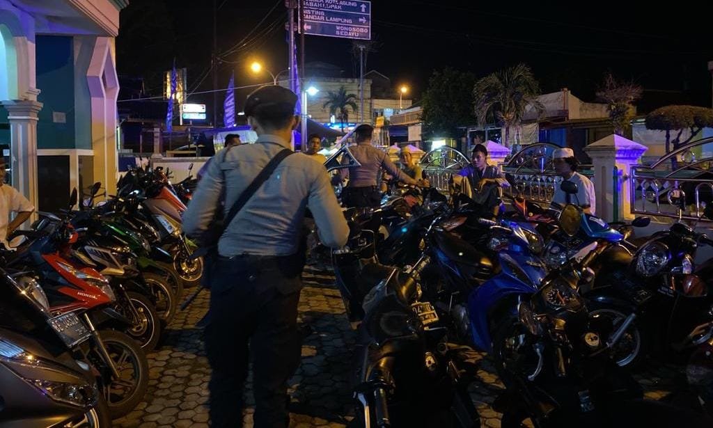 Polres Tanggamus Terjunkan Personel Pengamanan Ibadah Taraweh