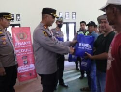 Polres Pesawaran Berikan Bantuan Sembako untuk  Warga Pesawaran Yang Terdampak Banjir