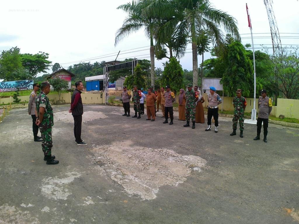 Tingkatkan Kesiapsiagaan Selama Bulan Puasa, Polsek Ranto Peureulak bersama Muspika Gelar Apel Gabungan