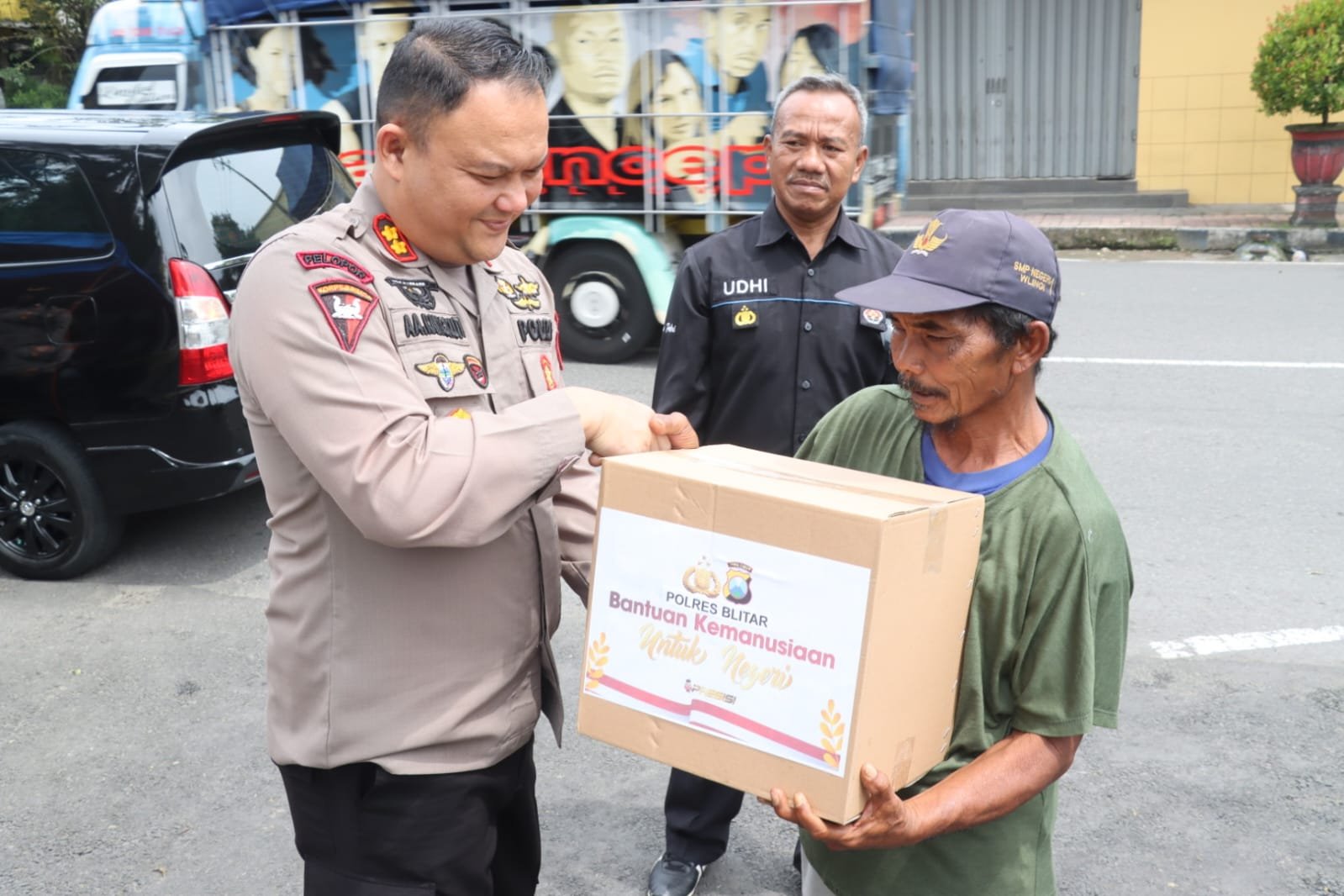 Berkah Ramadhan, Polres Blitar Distribusikan Bansos Kepada Masyarakat