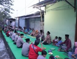 Sampaikan Himbauan Kamtibmas, Kapolres Bojonegoro Sambang dan Ajak Warga Slum Area Berbuka Puasa Bersama
