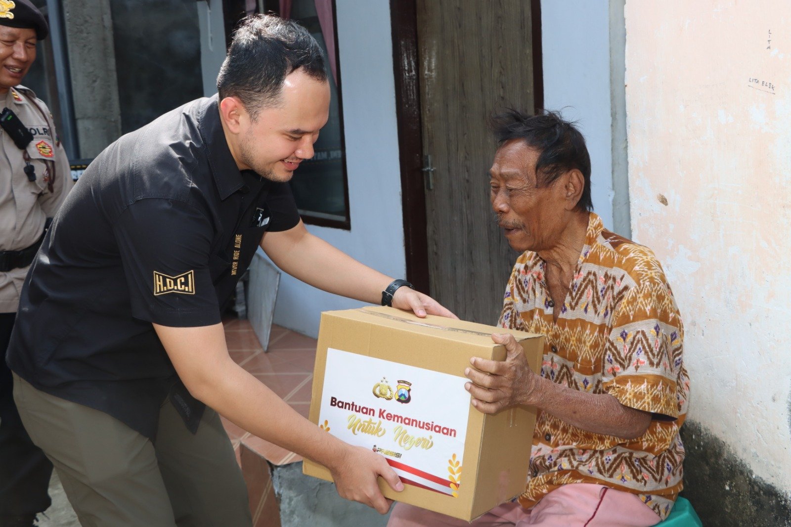 Polri Peduli, Polres Tulungagung Berikan Bantuan Sosial Untuk Warga