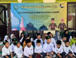 Melalui Bidang Intilejen Kejari Tanggamus Laksanakan Program Jaksa Masuk Sekolah/Pondok Pesantren