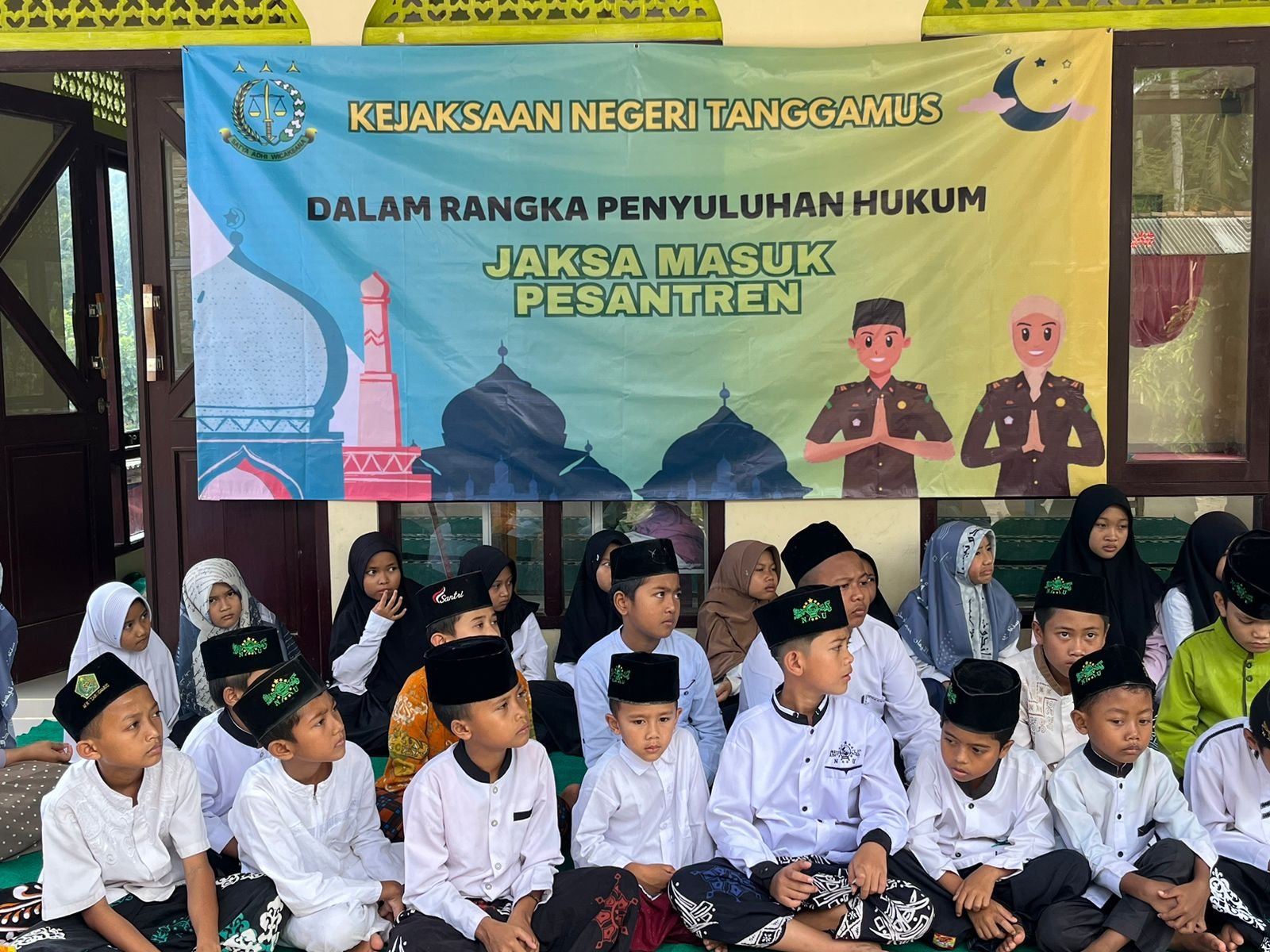Melalui Bidang Intilejen Kejari Tanggamus Laksanakan Program Jaksa Masuk Sekolah/Pondok Pesantren