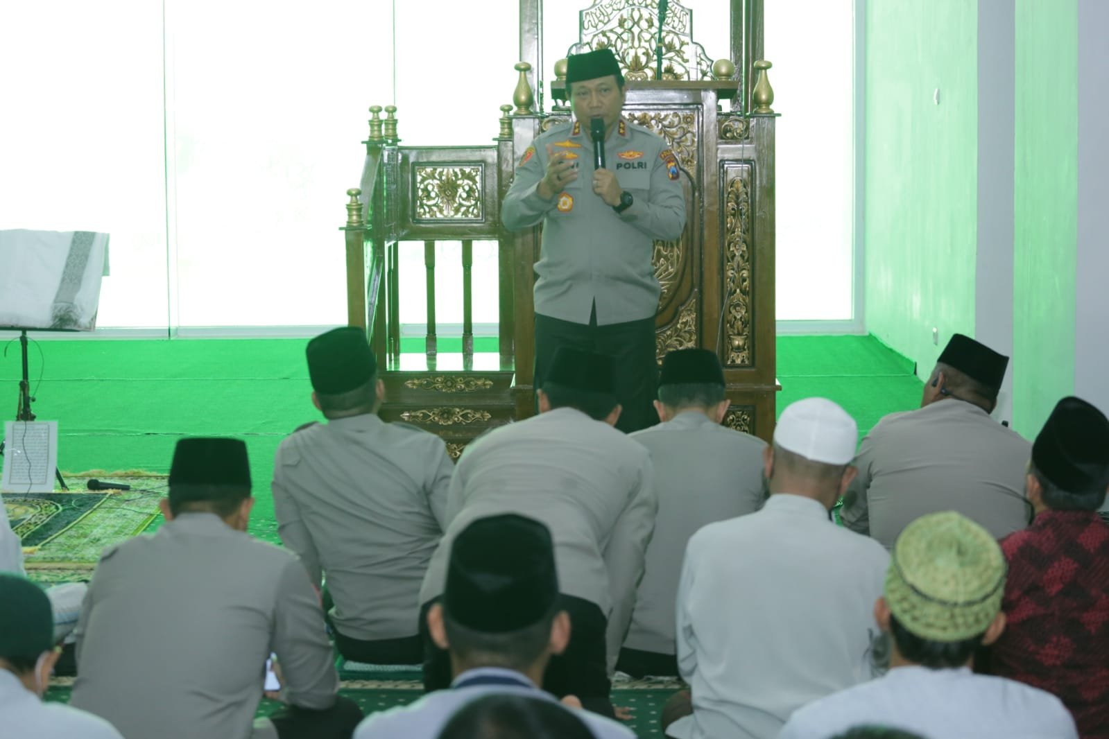 Jumat Curhat Polda Jatim Mendapat Respon Positif Jamaah Masjid Raya Islamic Center