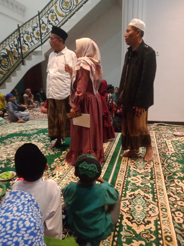 H. Maat Buka Bersama dengan 65 Anak Yatim Mojokerto