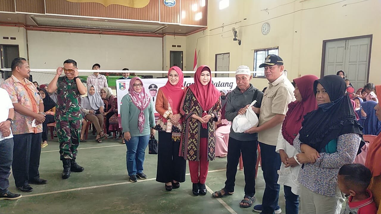 Bupati Tanggamus Hadiri Sekaligus Membuka Bazar Sembako Murah