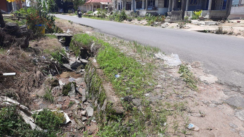 Kurangnya Perhatian Khusus Perbaikan Jalan di Pemukiman Penduduk