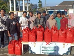 Tempat Hiburan Malam Xbar Berbagi Takjil di Simpang DKT Kota Pangkal Pinang