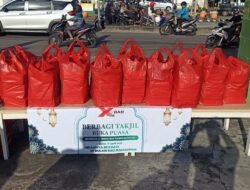 Tempat Hiburan Malam Xbar Berbagi Takjil di Simpang DKT Kota Pangkal Pinang