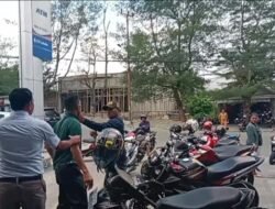 Puasa Belum Berakhir Camat GBS Dan Pegawai Camat BS Adu Jotos Depan BANK BRI Tomori