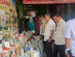 Satgas Pangan Polda Jatim Dampingi Satgas Pangan Bareskrim Polri Sidak Pasar Sentra Beras di Sidoarjo