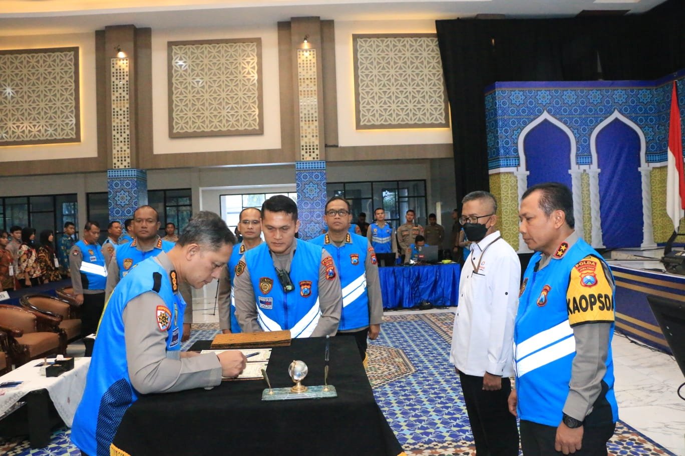 Kapolda Jatim Pimpin Sumpah Seleksi Penerimaan Calon Anggota Polri TA. 2023