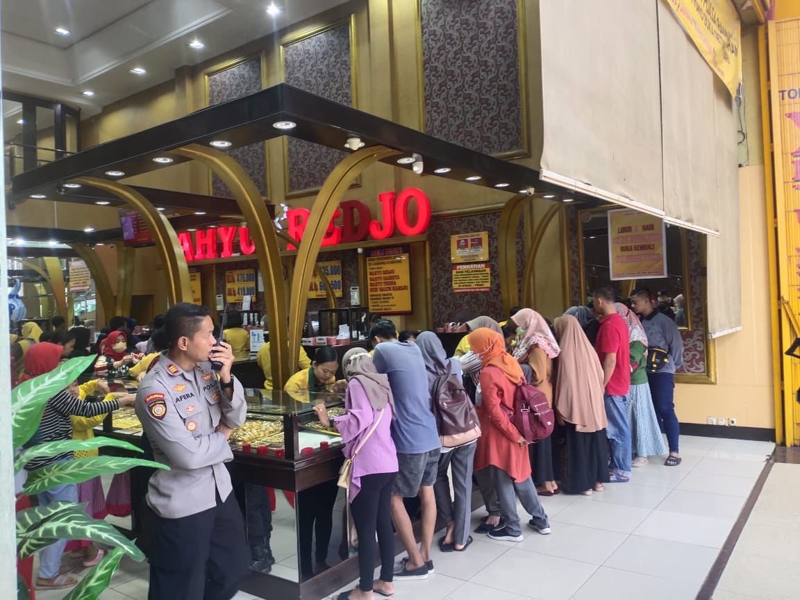 Ops Ketupat Semeru 2023, Polresta Mojokerto Patroli Ke Toko Emas
