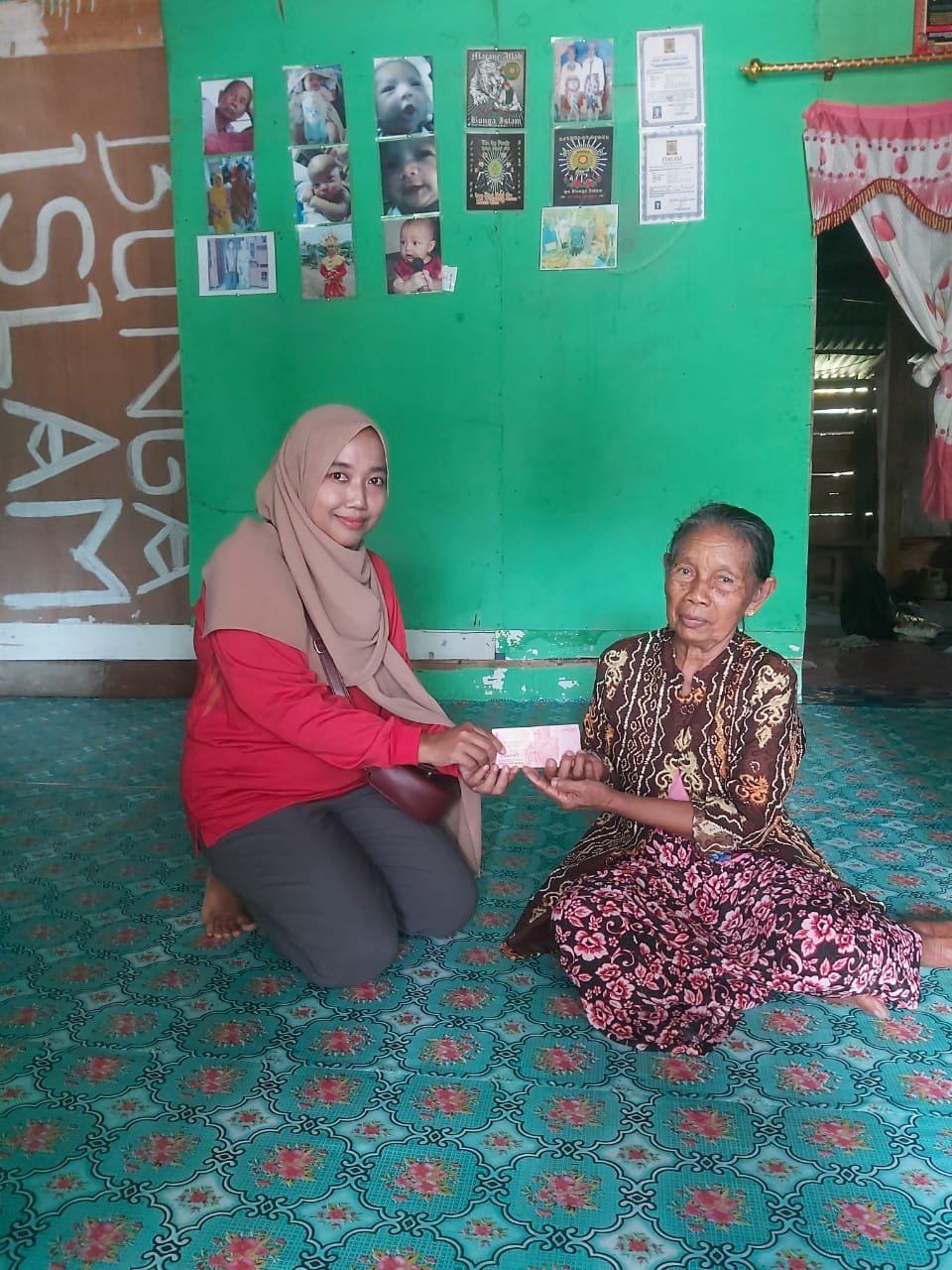 Jelang Hari Raya Idul fitri, Pemdes Air Solok Batu Salurkan BLT Dana Desa Untuk Warganya