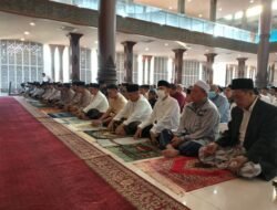Dandim Mojokerto Bareng Bupati & Forkopimda Shalat Idul Fitri Di Masjid Agung Darusalam Sooko