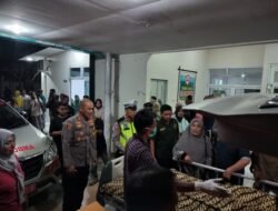 Kapolres Aceh Timur Antar Jenazah Korban Kecelakaan di Peudawa ke Rumah Duka