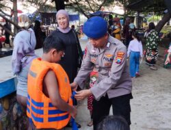 Ops Ketupat Semeru 2023, Polres Sampang Siapkan Kapal Polisi dan Alat Keselamatan di Pantai Camplong