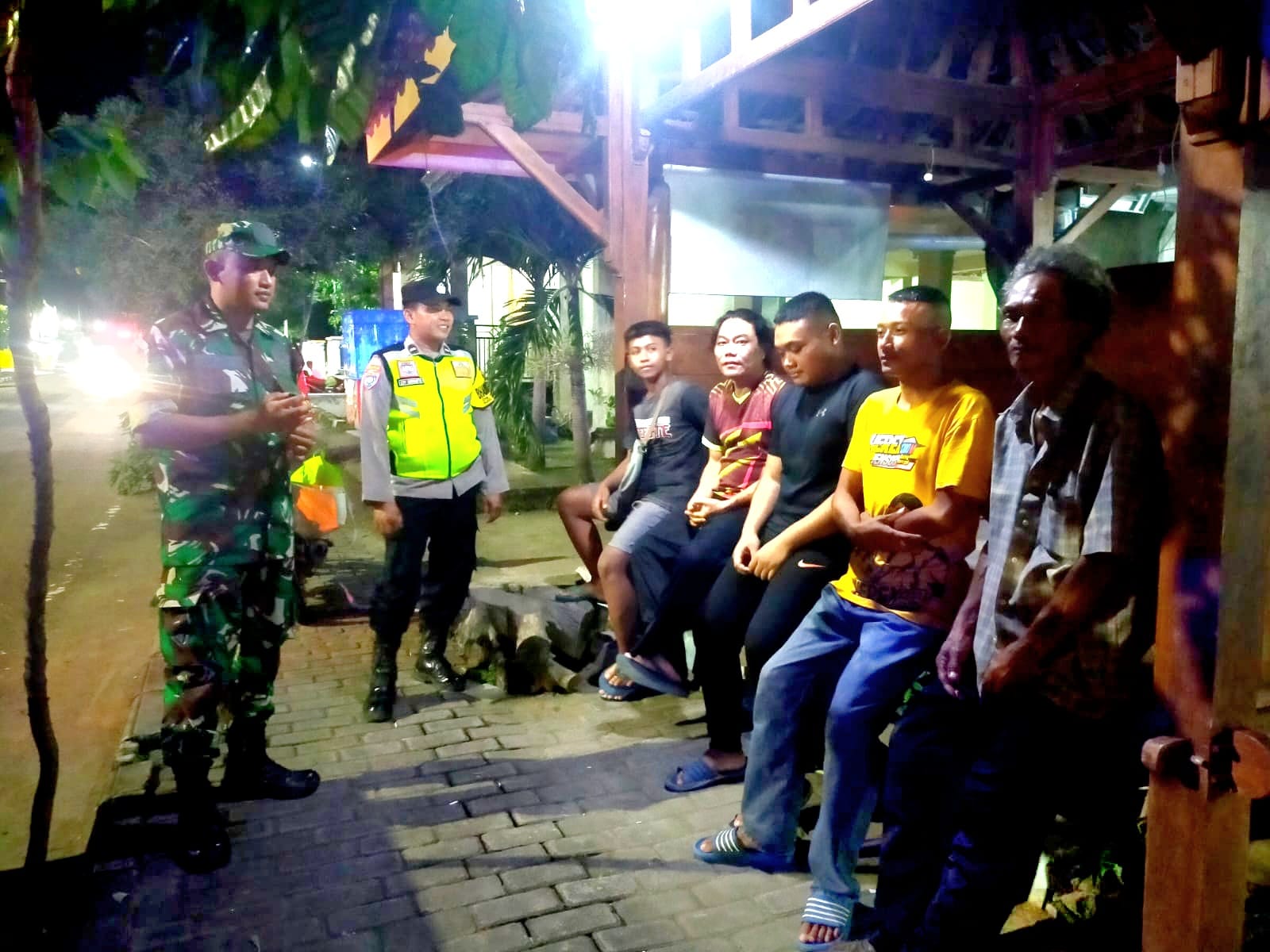 Kompaknya TNI - Polri di Ngawi, Patroli Dialogis Jaga Kamtibmas