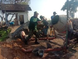 Karya Bakti, Babinsa Koramil 0815/18 Gondang Bareng Warga Bangun Dan Bersihkan Punden