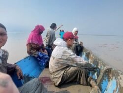 Patroli Ditpolairud Polda Jatim Berhasil Selamatkan Rombongan Mahasiswa FKH Unair Yang Perahunya Kandas