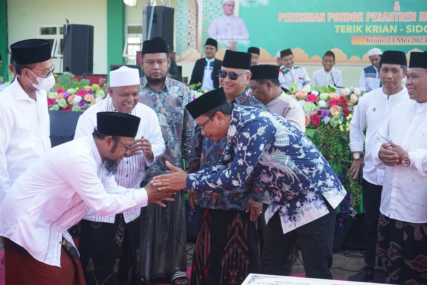 Gus Muhdlor Resmikan Ponpes Hidayatul Mubtadi'in Terik Krian