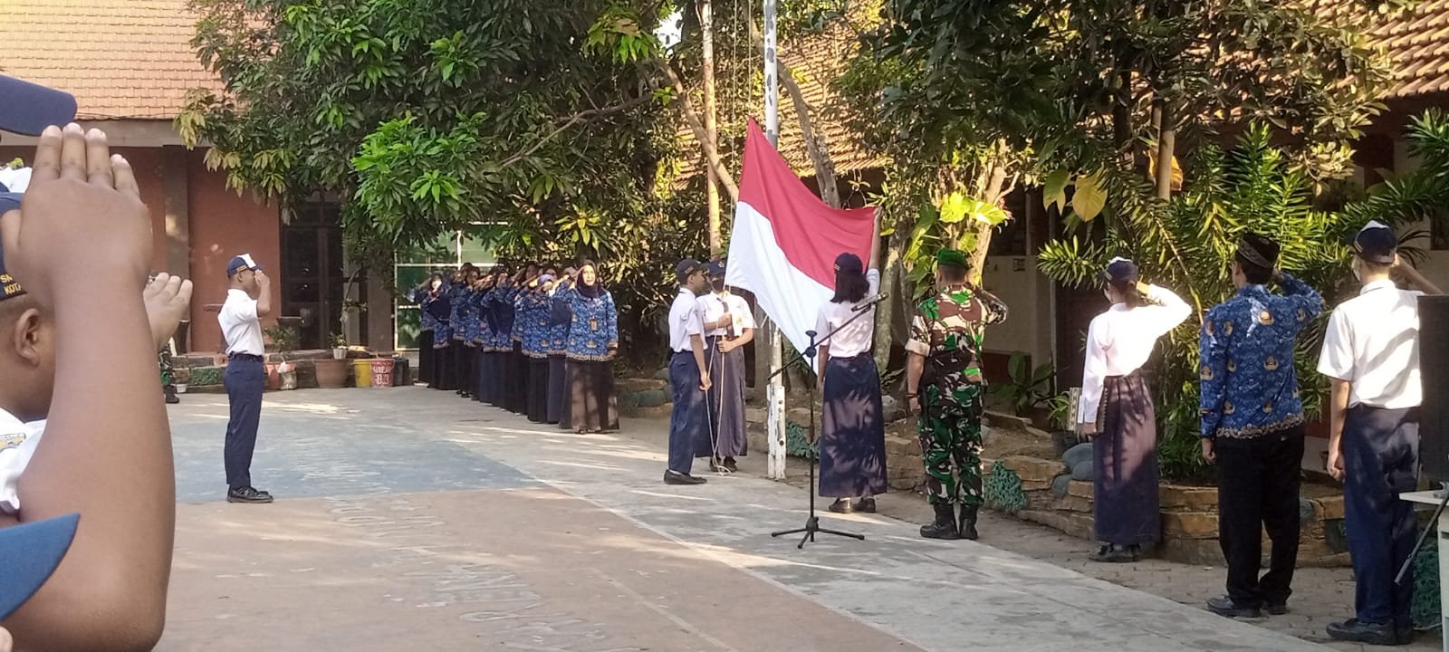 Koramil 0815/19 Magersari Berikan Edukasi Wasbang Siswa-Siswi SMPN 9 Mojokerto