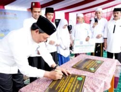 Wabup Hairan Hadiri Tabligh Akbar Bersama UAS di Desa Purwodadi